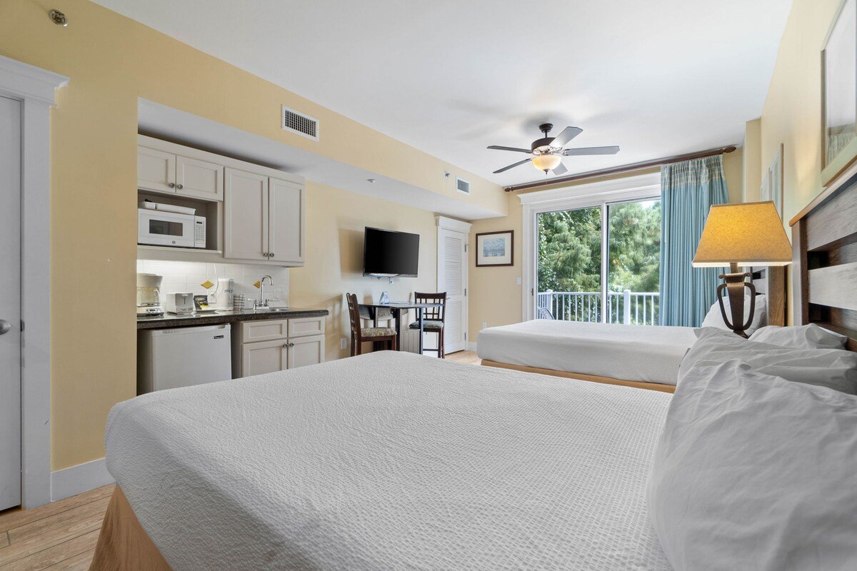 Deja Blue 3304–Studio Balcony–Sleeps 4 — photo 3