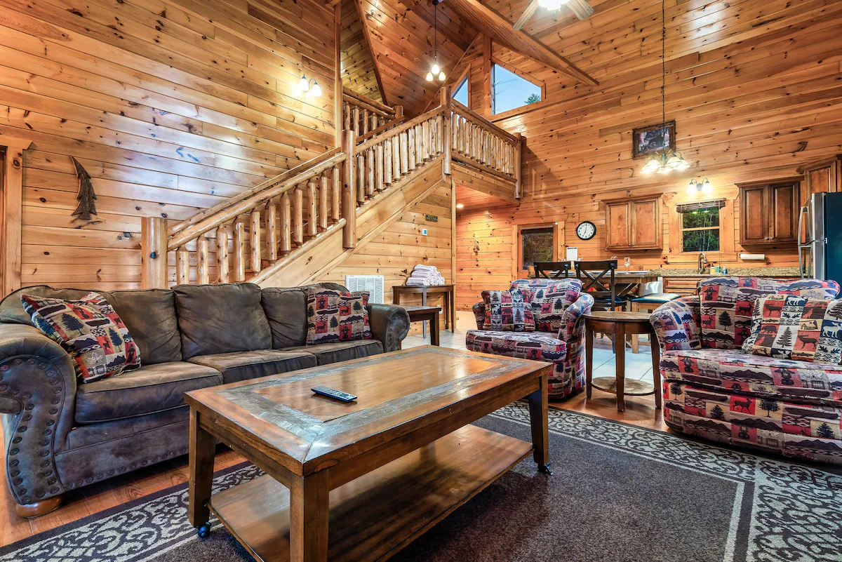 Beaver's Mountaintop Retreat! Pool Cabin | Top 5% — photo 4