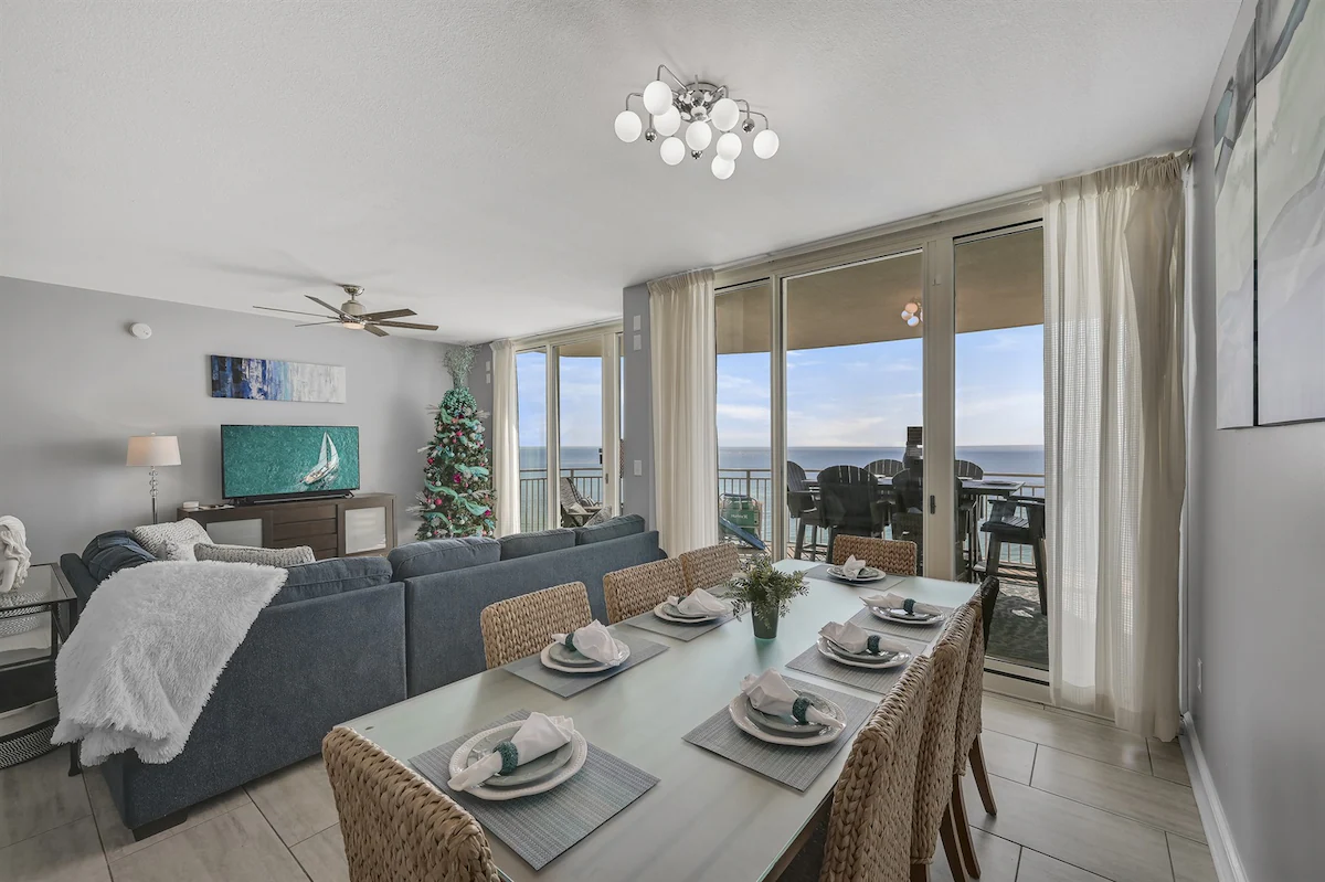 AQUA 902•Beachfront•Pools•Beach Service•Beach Gear — photo 2