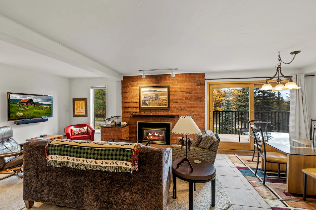 Bear Claw 102 Ski-In/Out Condo + Ski Shuttle! — photo 2