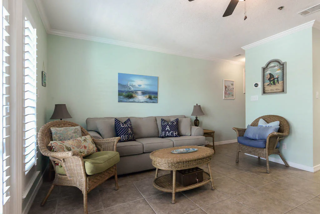 190ft to the Beach w/ XL Balcony! — photo 2