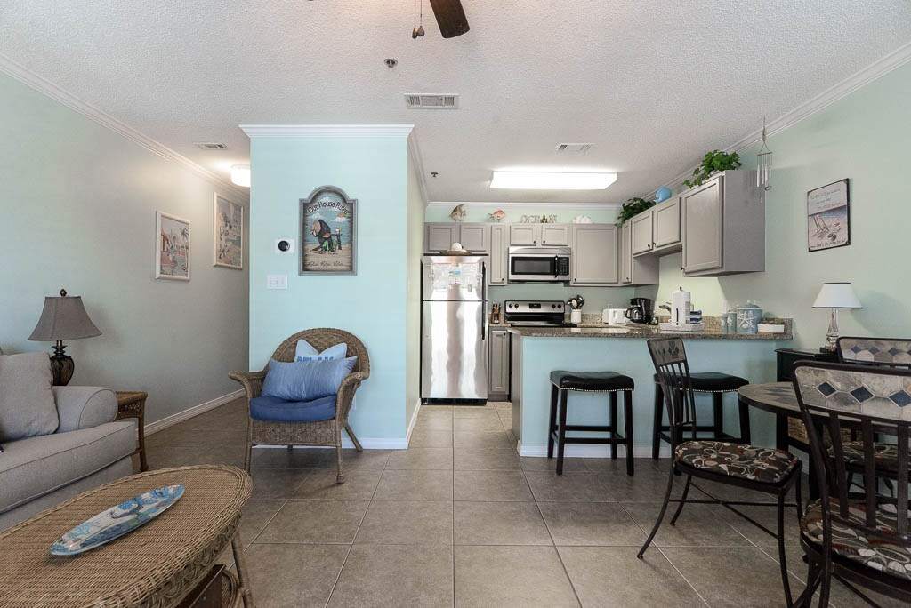 190ft to the Beach w/ XL Balcony! — photo 4