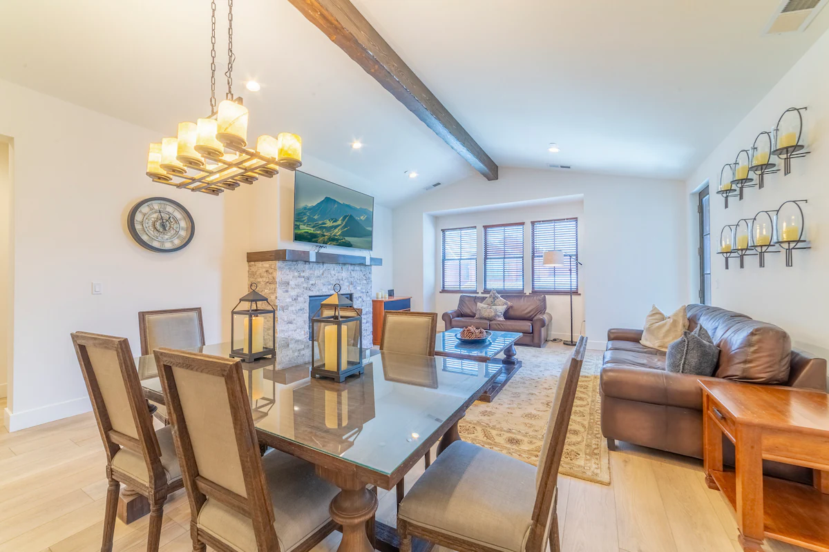 Stunning Creekhouse with Scenic Views 585 — photo 4