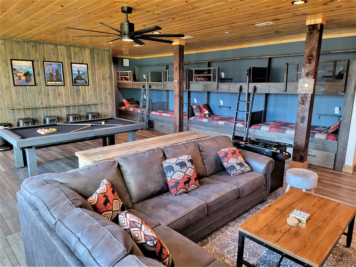 Firefly Haus - Hot Tub, Firepit, 10min to Smokies — photo 2