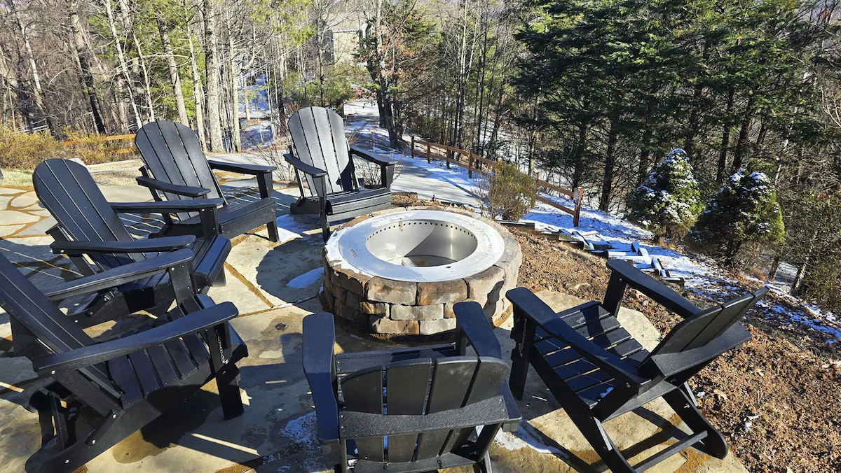 Firefly Haus - Hot Tub, Firepit, 10min to Smokies — photo 4