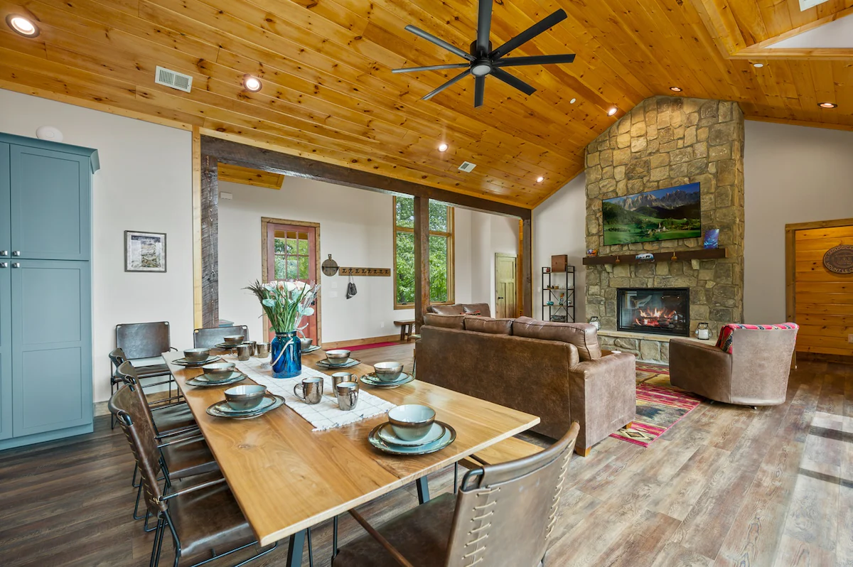 Firefly Haus - Hot Tub, Firepit, 10min to Smokies — photo 5