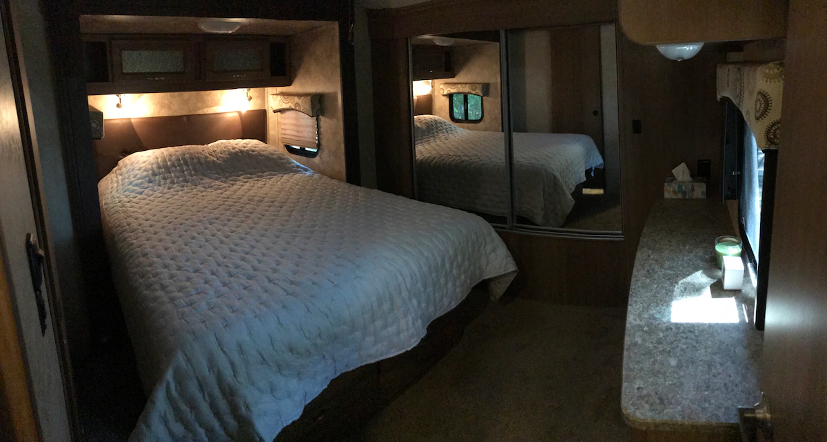 Cozy RV camper in heart of Fort Walton Beach — photo 2
