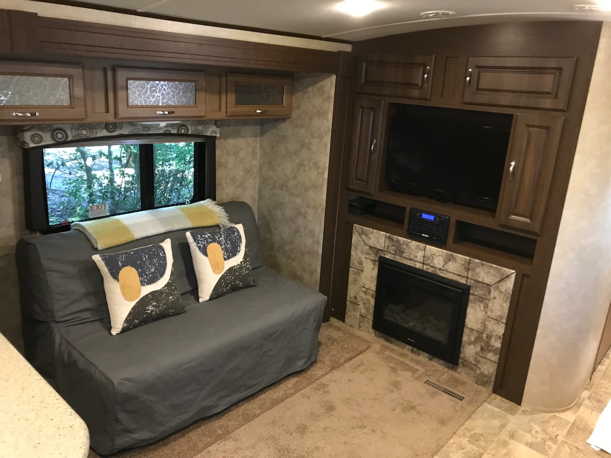Cozy RV camper in heart of Fort Walton Beach — photo 3