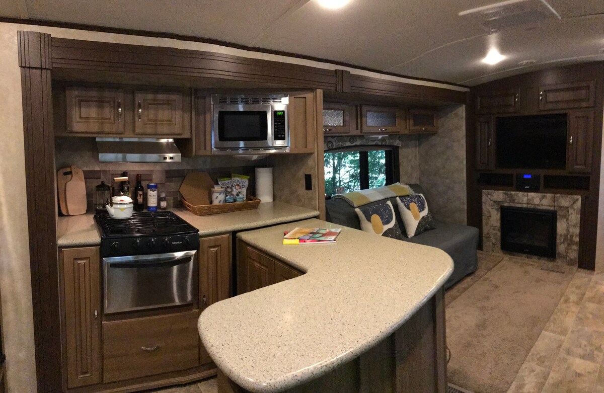 Cozy RV camper in heart of Fort Walton Beach — photo 5