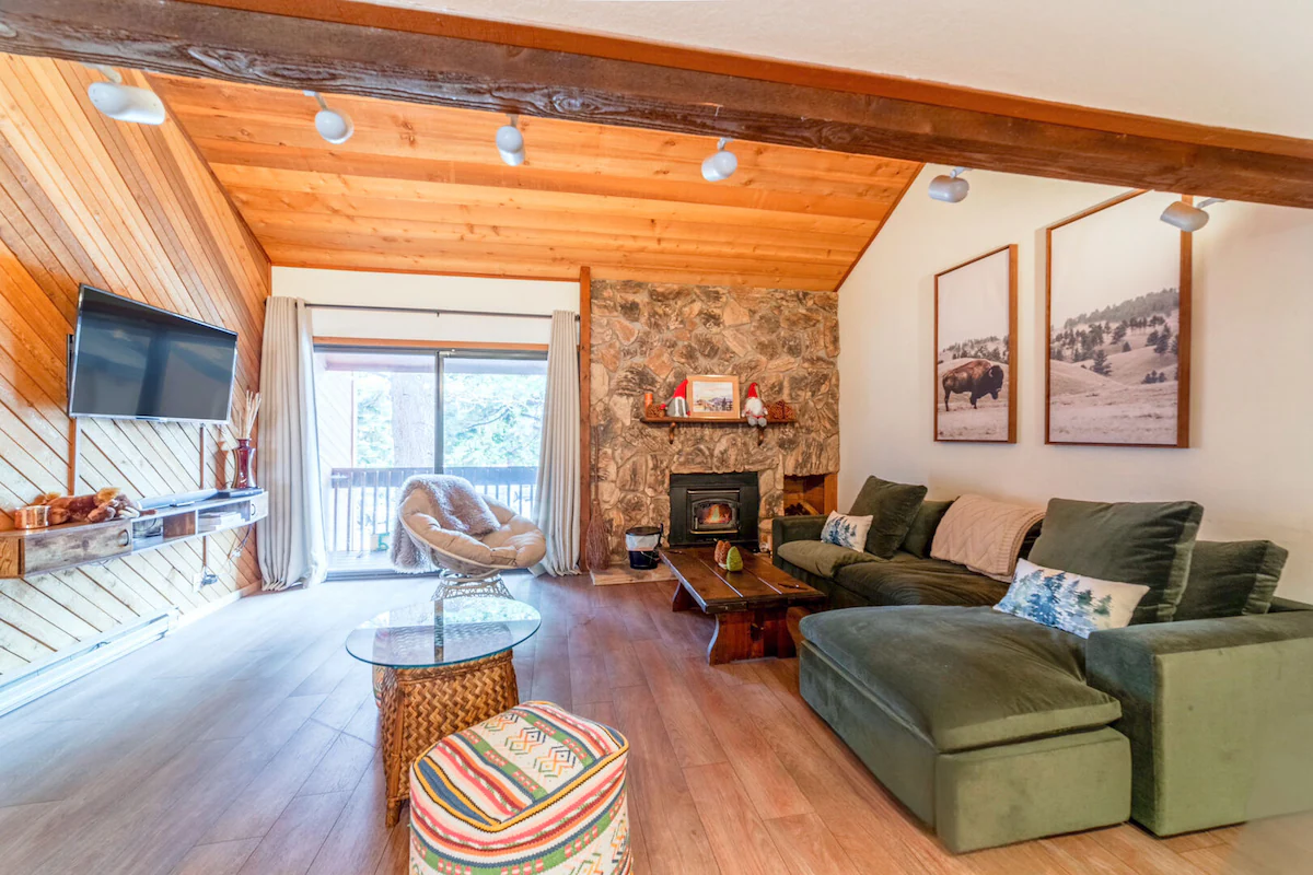 Cozy 2+Loft in Snowcreek Meadow w/ Mountain Views! — photo 2