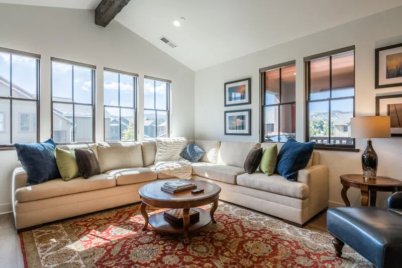 Snowcreek Creekhouse #1321 - New 3 Bed 3.5 Bathrm — photo 2