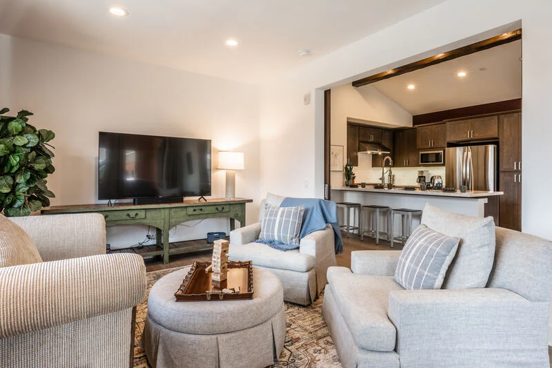 Snowcreek Creekhouse #1321 - New 3 Bed 3.5 Bathrm — photo 4