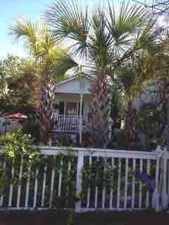 Precious "Itty Bitty" Guest Cottage — photo 2