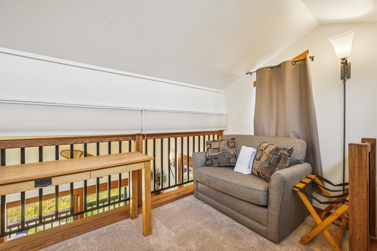 4 O'Clock D25: Ski-In Condo, Two Fireplaces! — photo 5