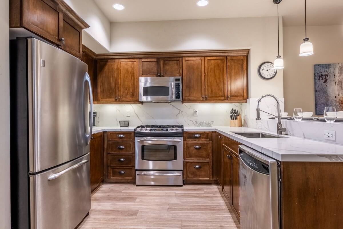 Woodwinds 32 | 2 Private Decks | Hot Tub — photo 4