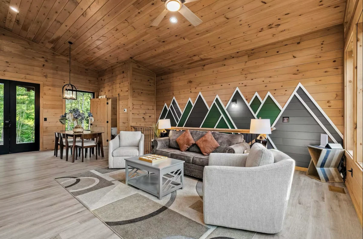 Secluded Modern Luxury Cabin minutes from Parkway — photo 3