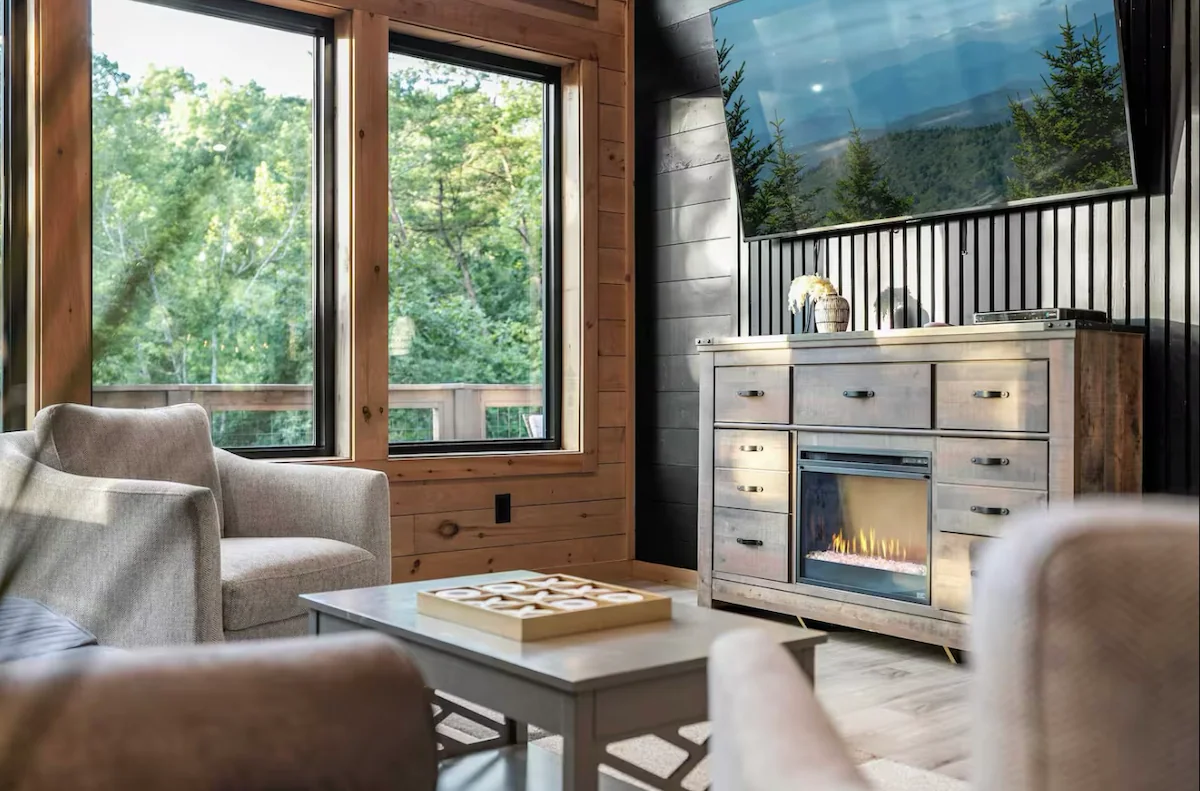Secluded Modern Luxury Cabin minutes from Parkway — photo 5