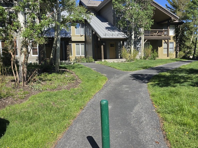 Snowcreek Resort Vacation Rental 848 — photo 3