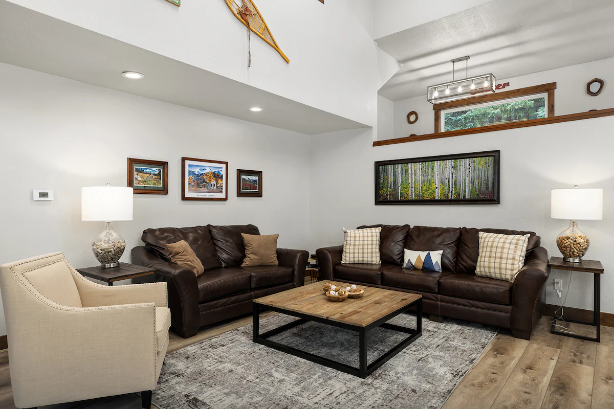 Spacious Home with Mountain Views — photo 4