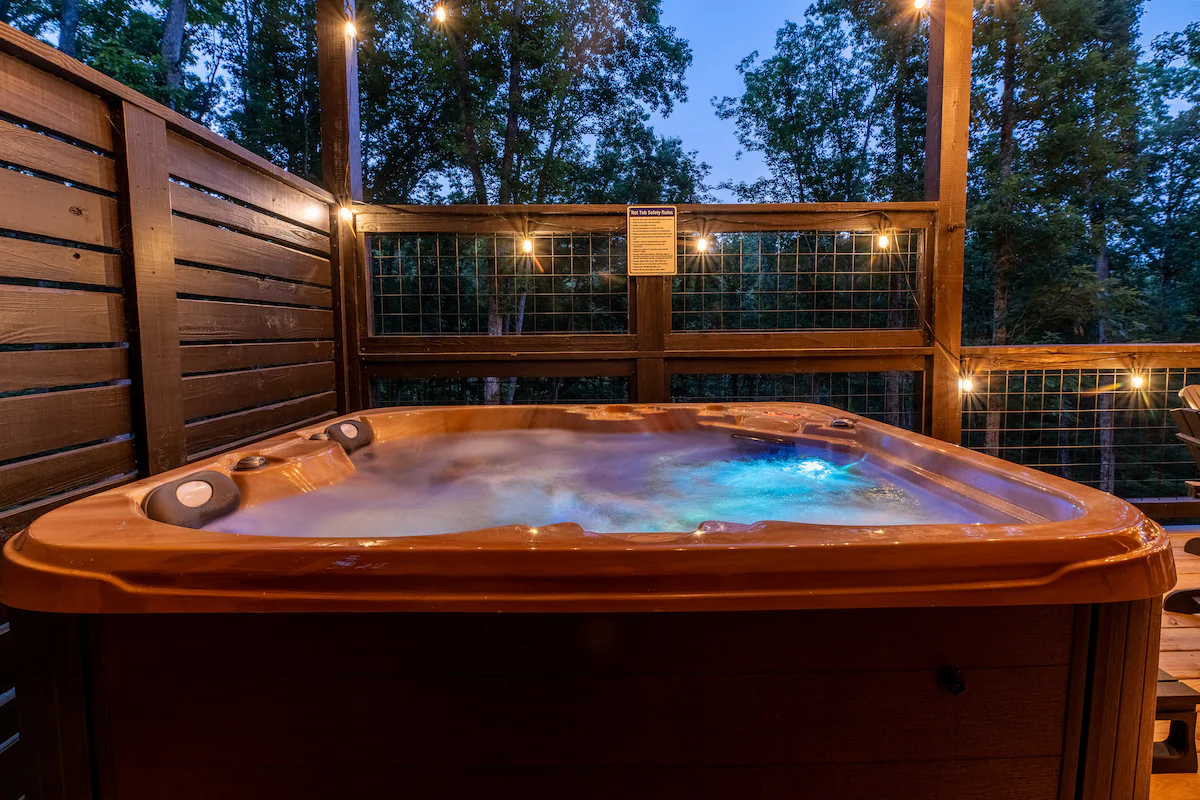 Modern Lux|Sauna•Hot Tub•HUGE1,200sqft Deck•Arcade — photo 5