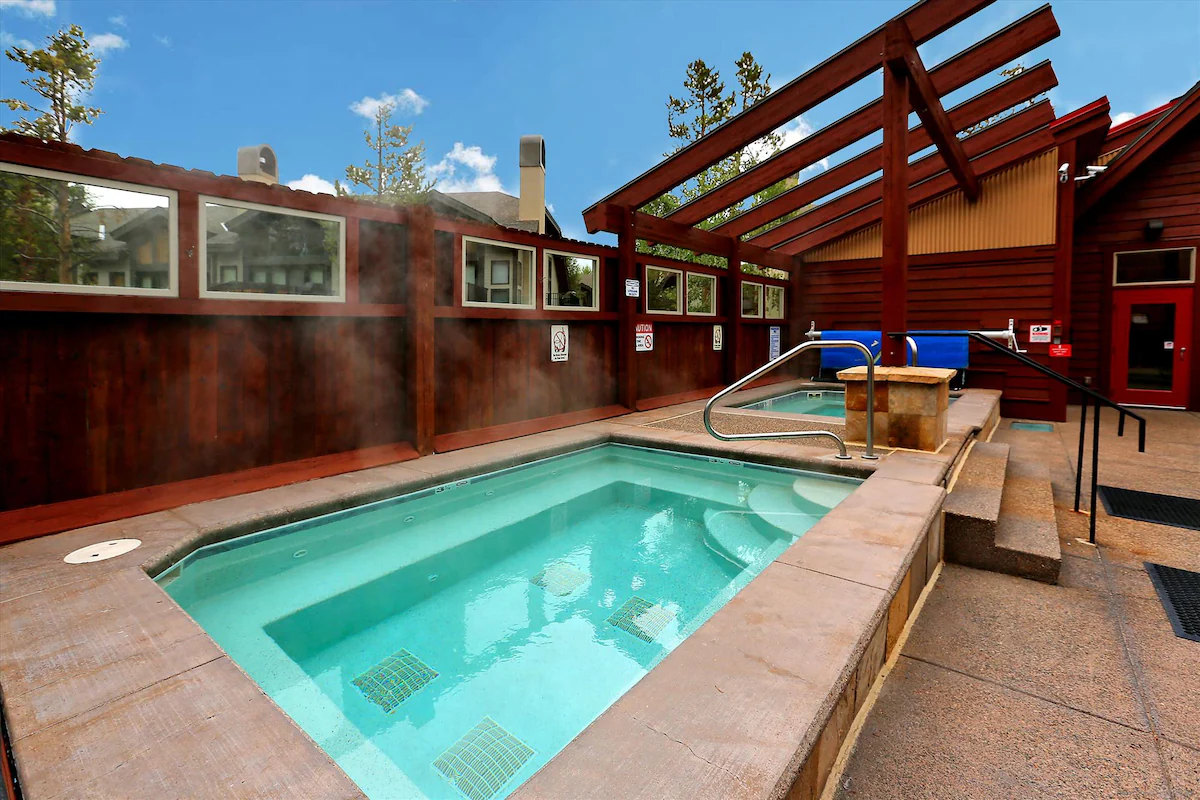 Pine Ridge 15A: Great Location - Onsite Hot Tub! — photo 3