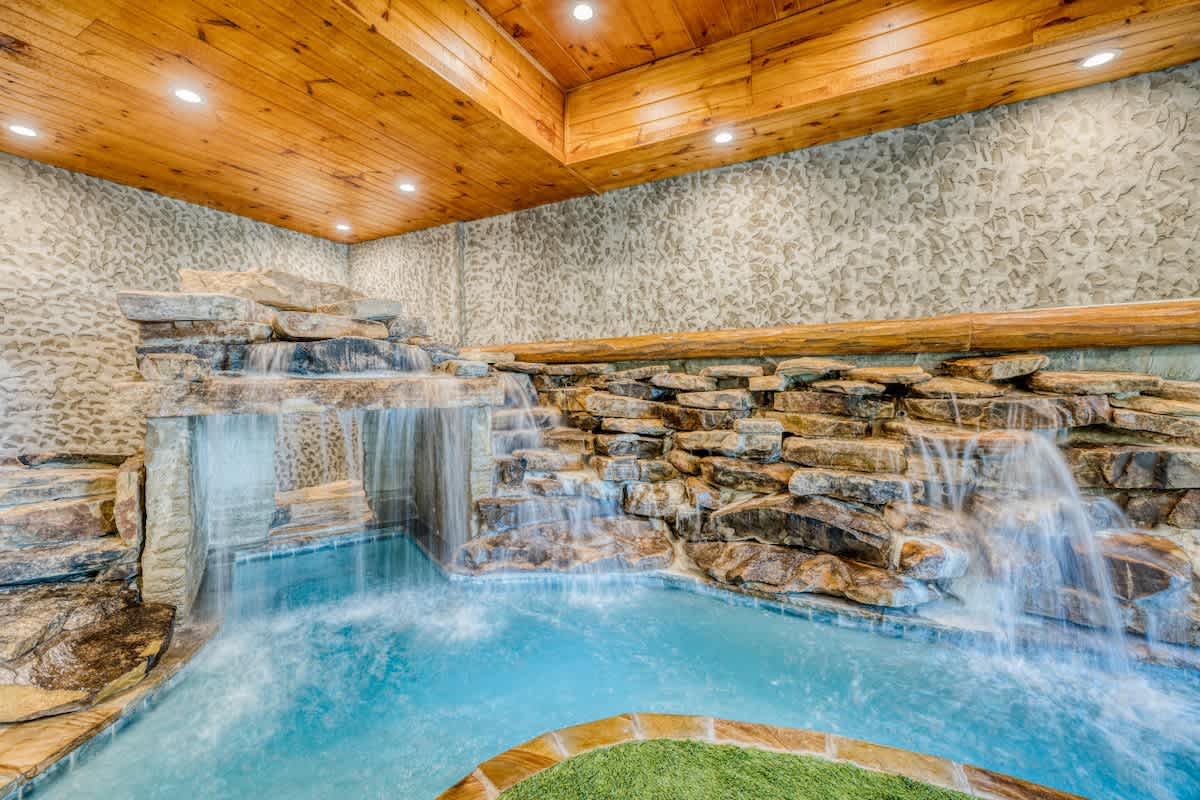 Eagle River2 1 - Private indoor pool & hot tub — photo 5