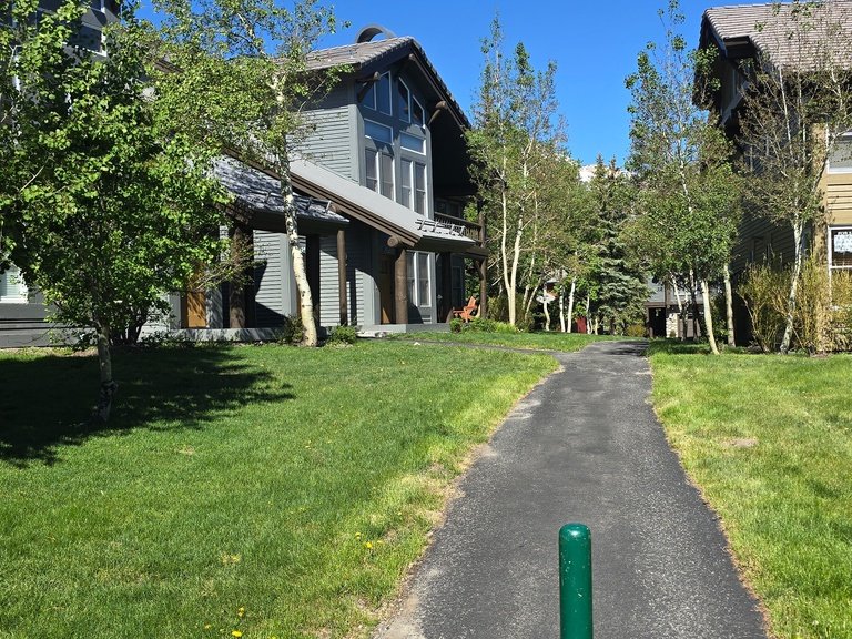 Snowcreek Resort Vacation Rental 858 — photo 3