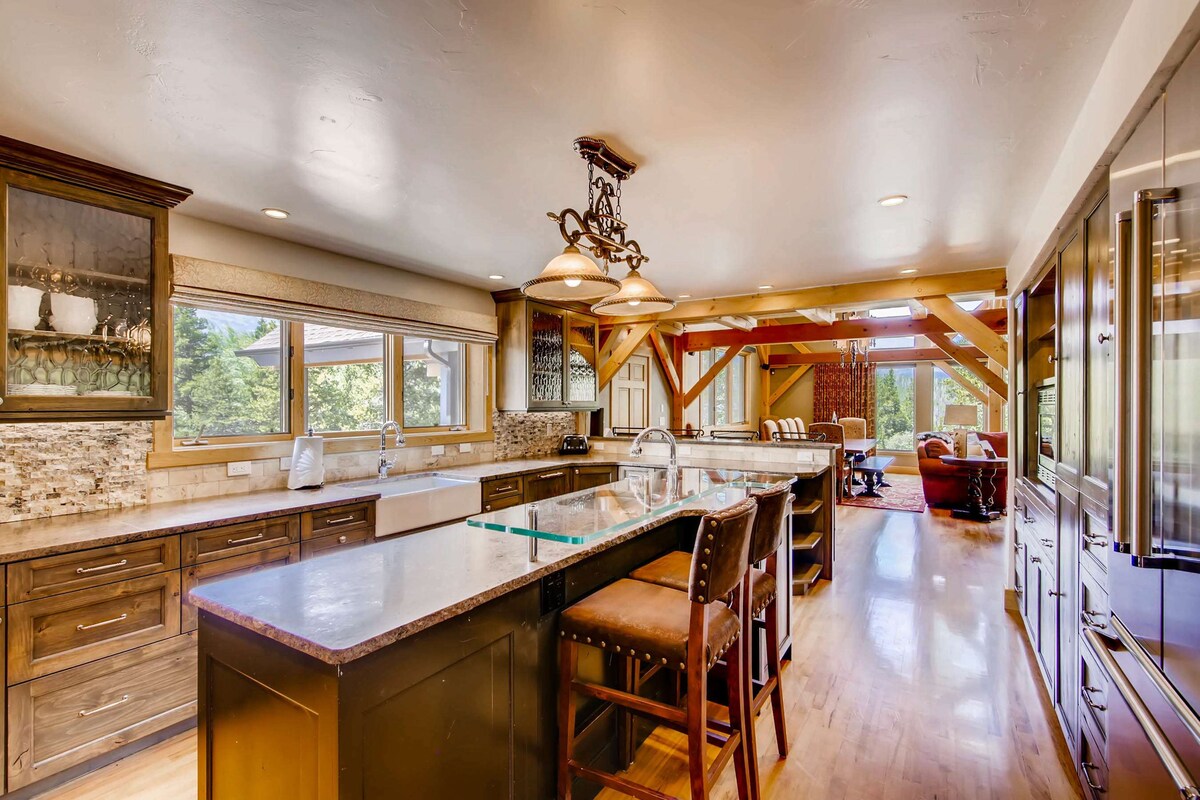 Highlands Landing | Sweeping Views | VIP Shuttle — photo 3