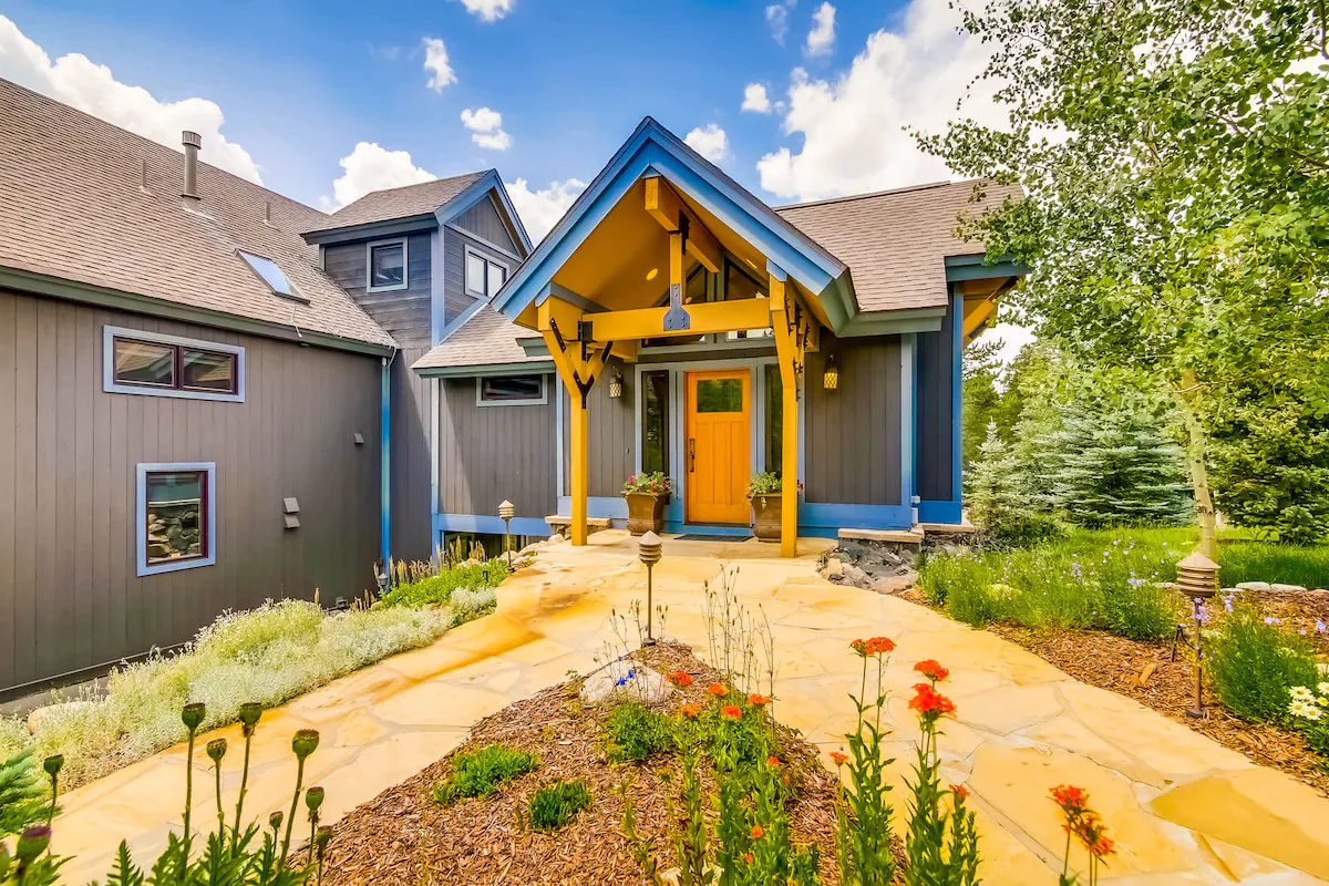 Highlands Landing | Sweeping Views | VIP Shuttle — photo 4