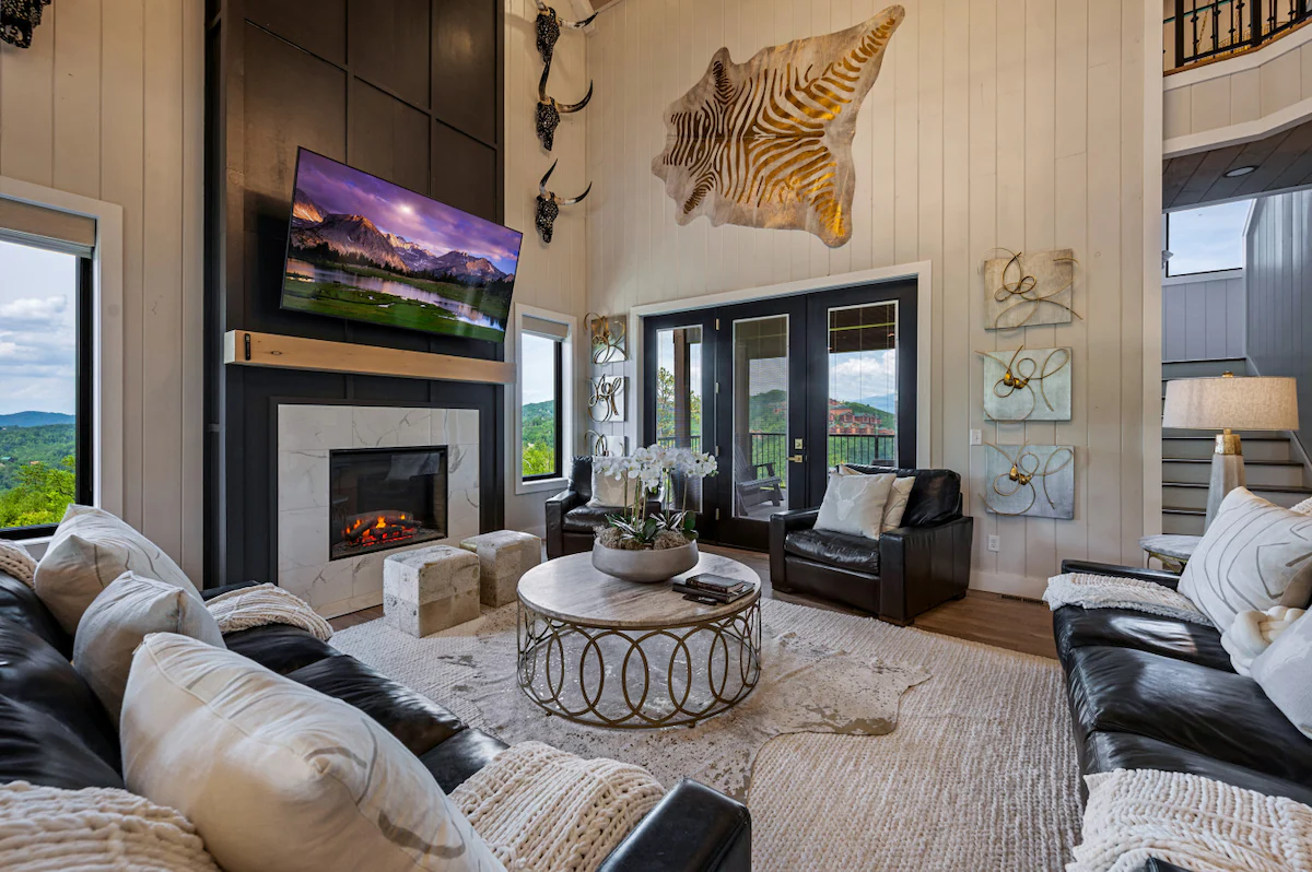 Great Smoky Getaway: Luxe 6BR w/Pool/Games/Hot tub — photo 2