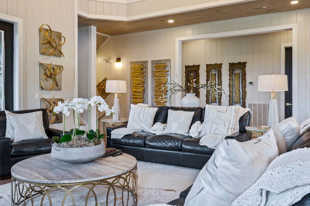 Great Smoky Getaway: Luxe 6BR w/Pool/Games/Hot tub — photo 3