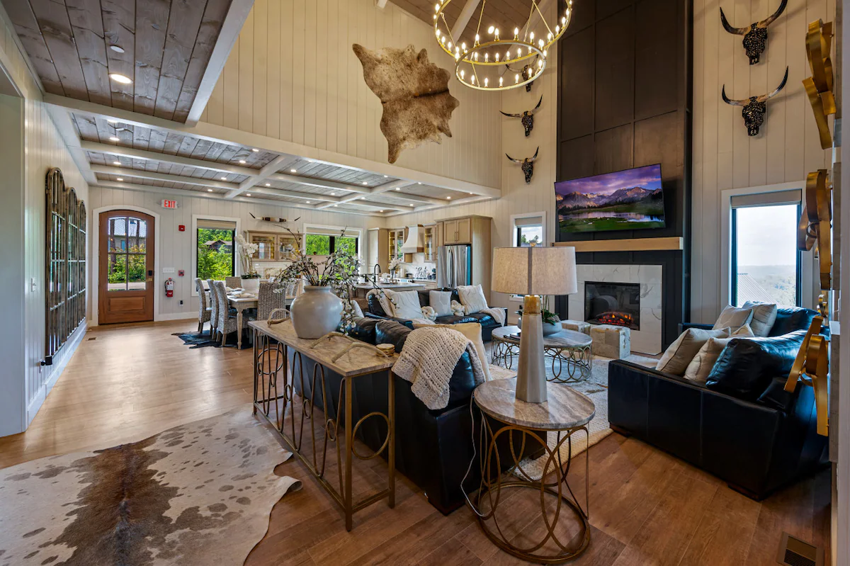 Great Smoky Getaway: Luxe 6BR w/Pool/Games/Hot tub — photo 5