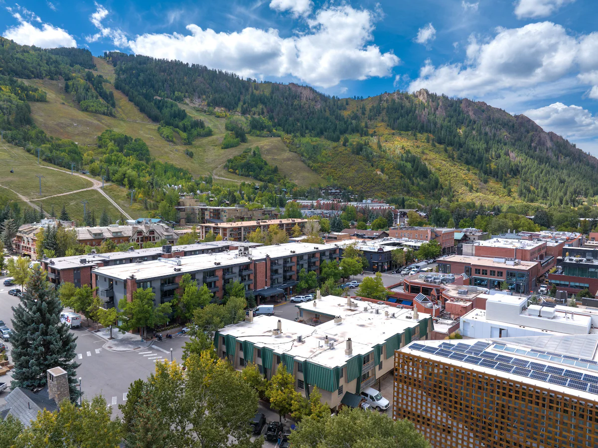 Downtown Aspen Condo – Walk to Slopes & Dining — photo 2