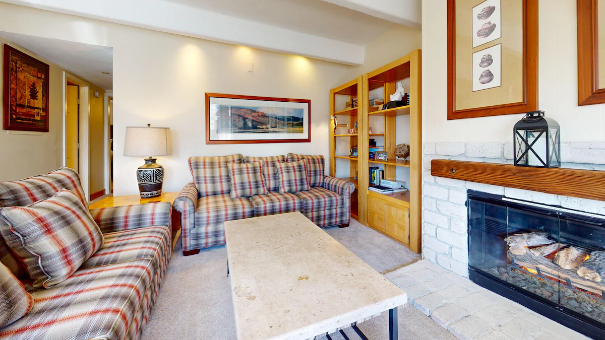 Landmark 505 - 2 Bedroom - Walk to Gondola — photo 2