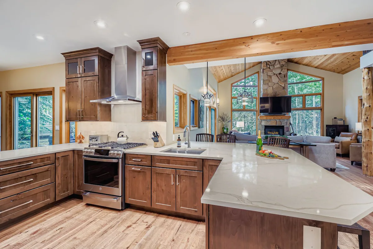 Foxtail Gardens  | Heart of Breck | View | Hot Tub — photo 2