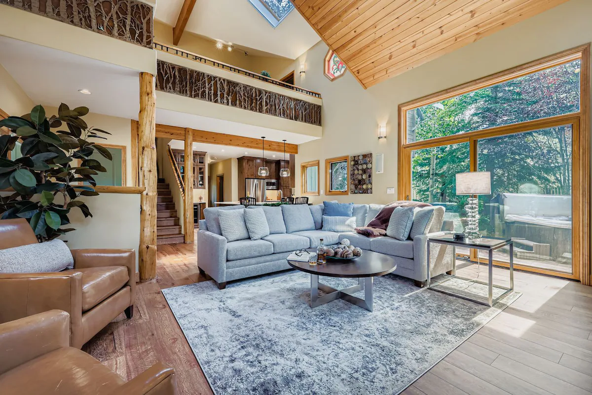 Foxtail Gardens  | Heart of Breck | View | Hot Tub — photo 4
