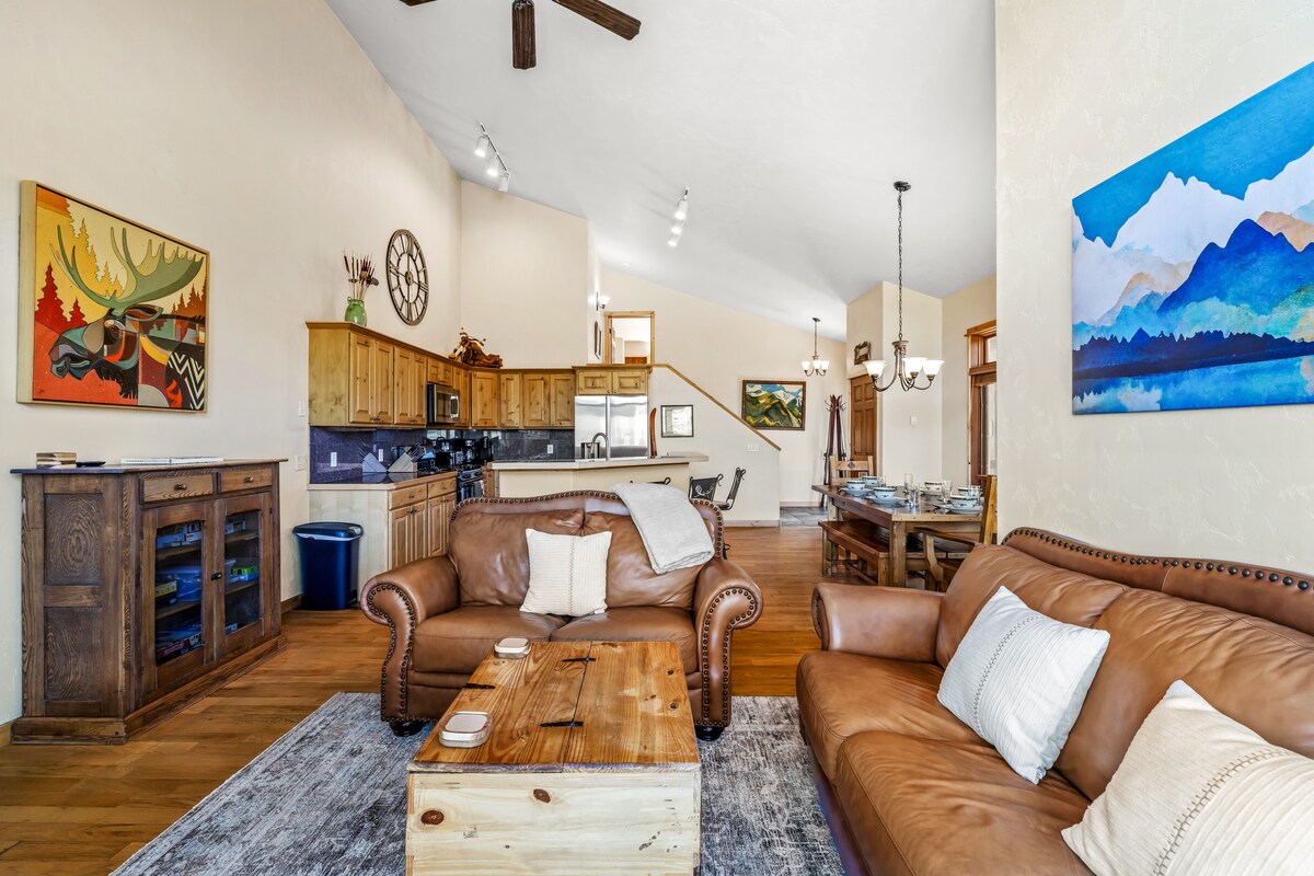 Modern 3BR Townhouse with Beautiful Views 1087 — photo 2