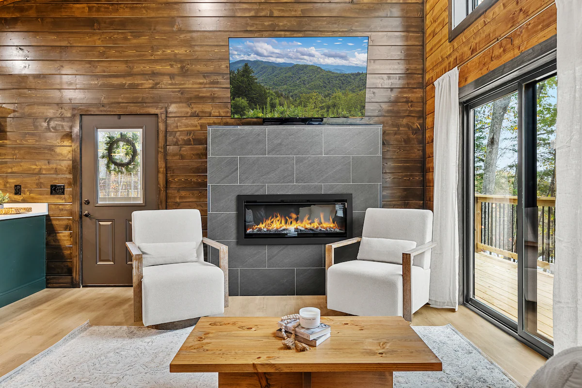Autumn Escape • Hot Tub • Fireplace — photo 2