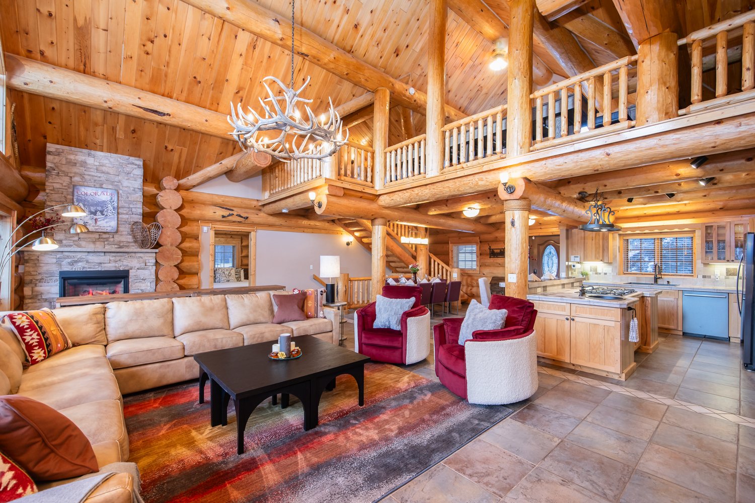 Luminary Log Chalet — photo 3