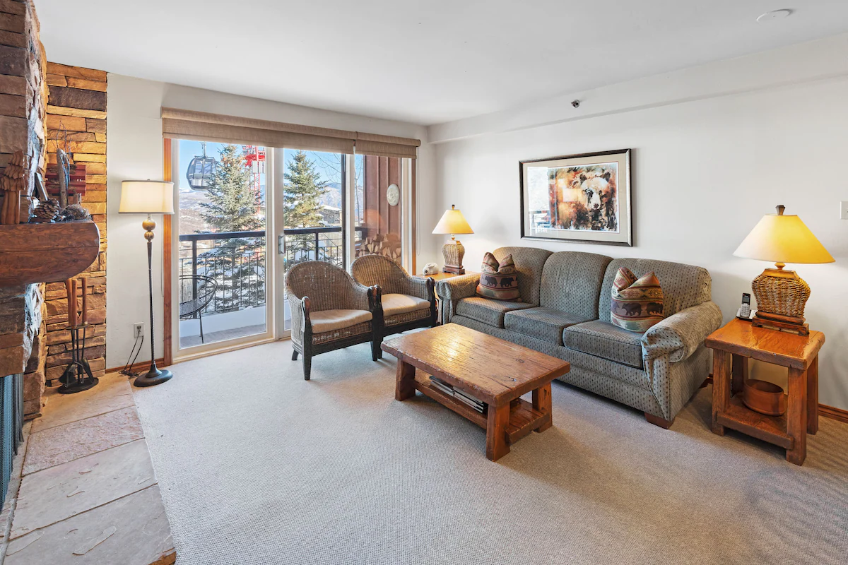 Crestwood 1217 Deluxe 3 Bedroom — photo 2