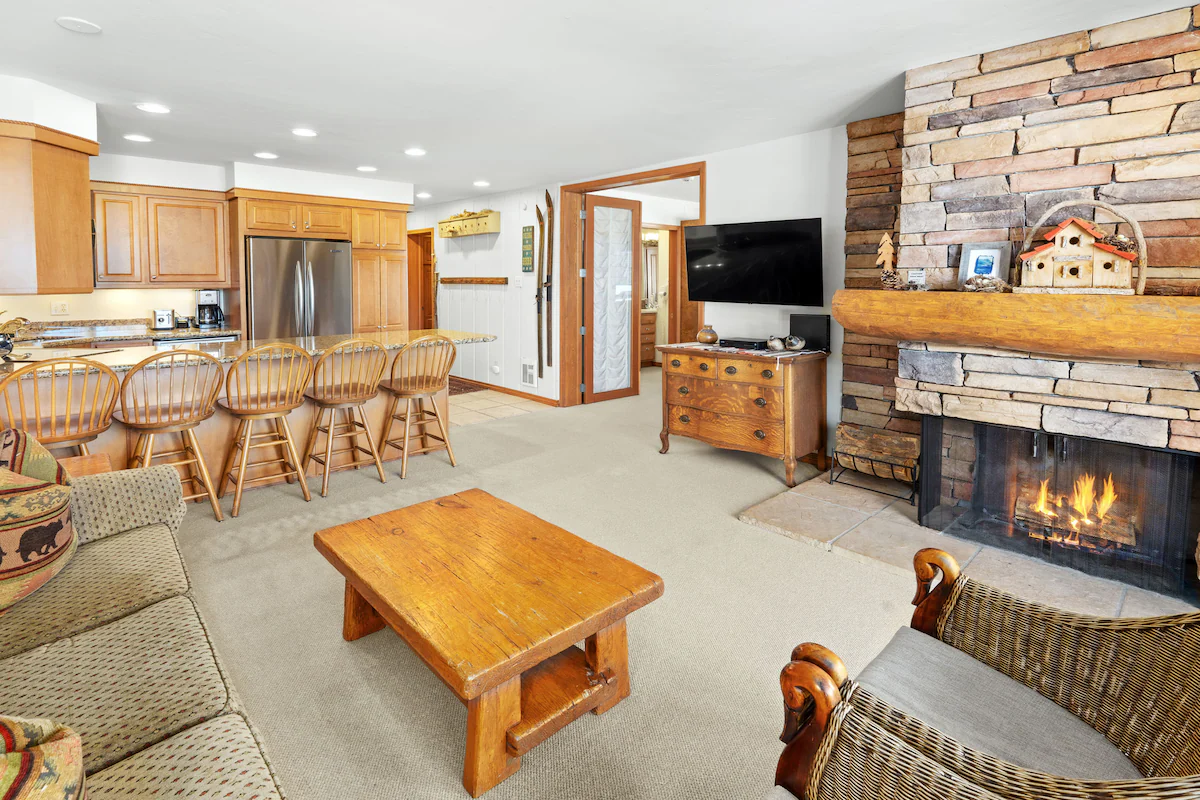 Crestwood 1217 Deluxe 3 Bedroom — photo 4