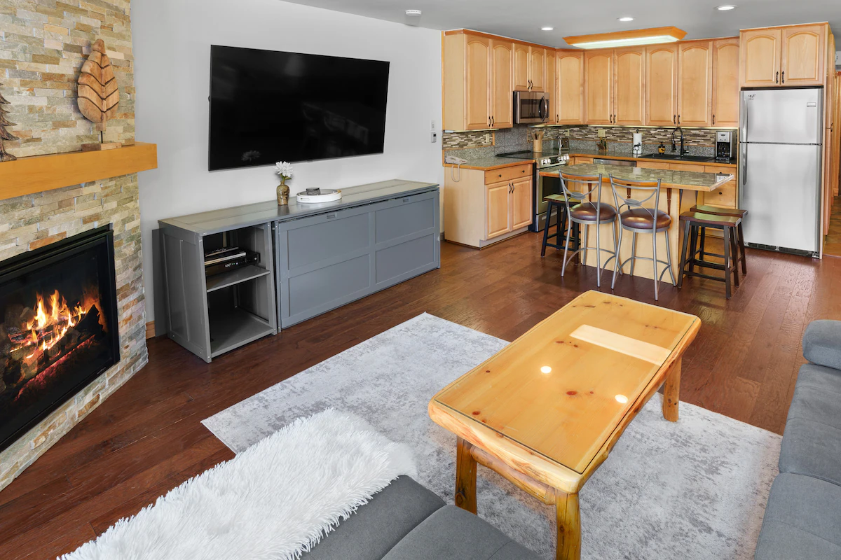 Crestwood 2103 Standard 1 Bedroom — photo 3