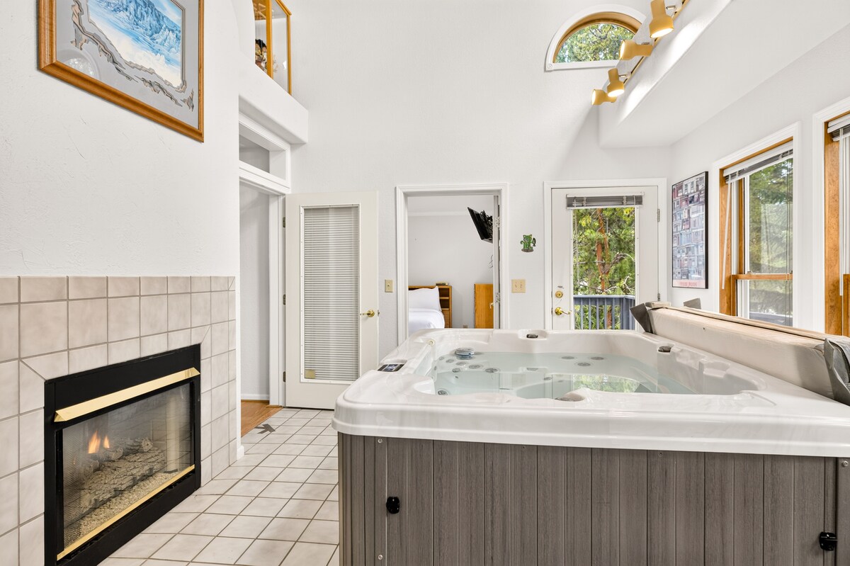 Gold King House: Hot Tub, Pool Table. Near Peak 10 — photo 4