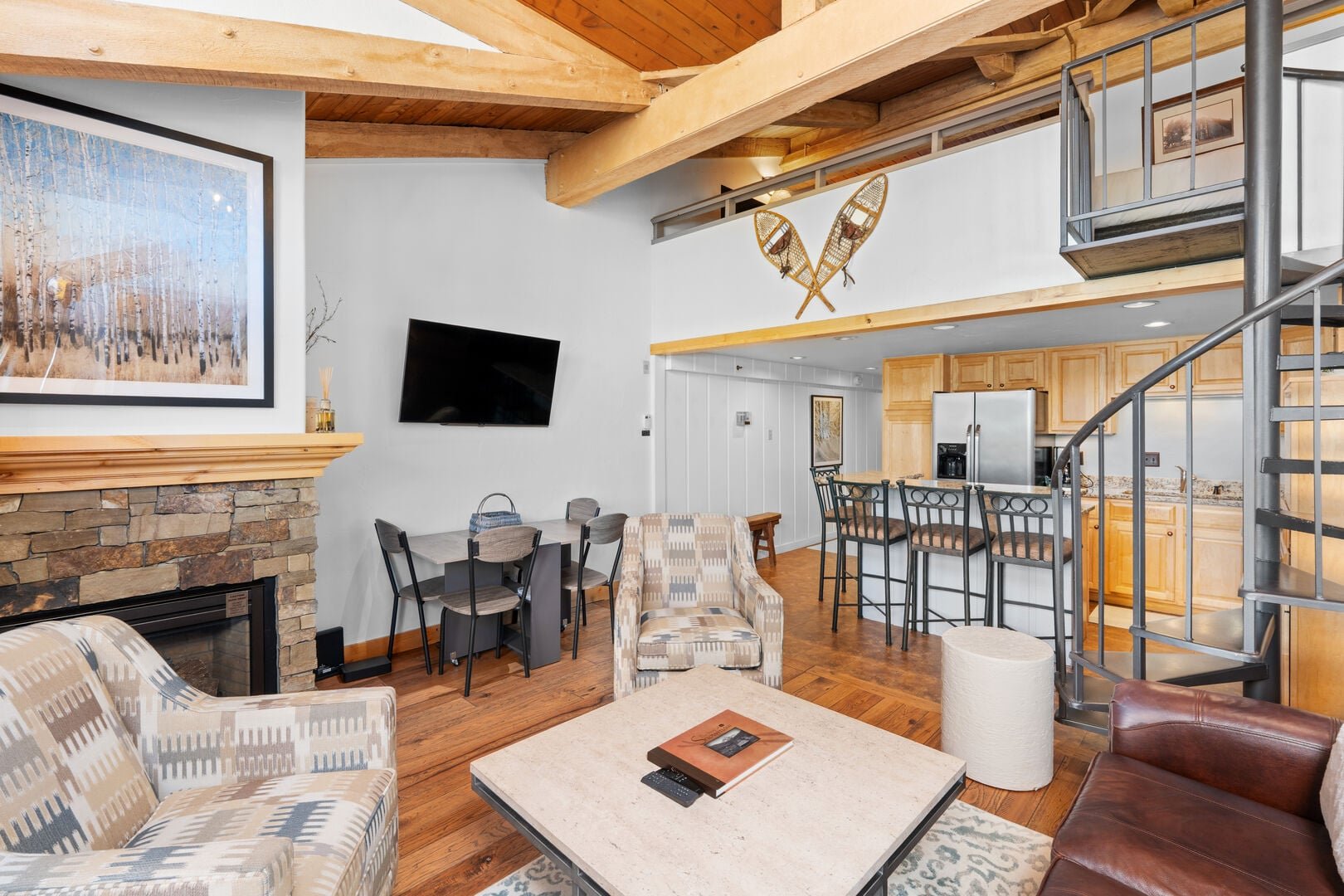 Crestwood 1312 Premier 1 Bedroom plus Loft — photo 4