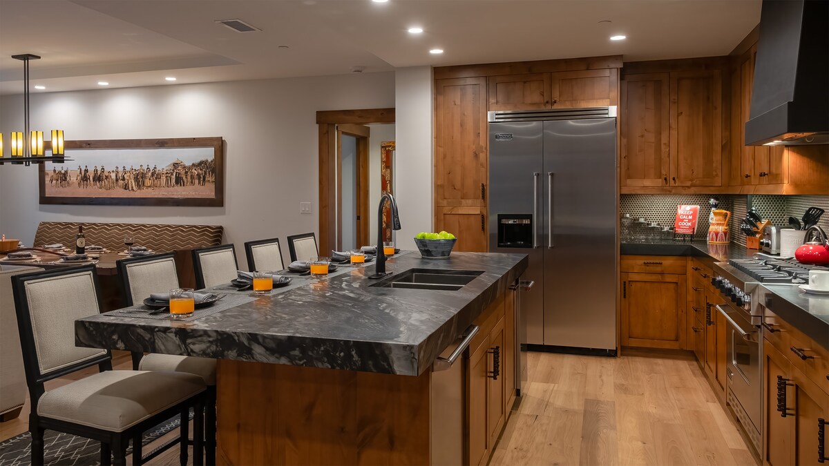 Pool Views | One Steamboat Place 605 Treasure Mtn — photo 4