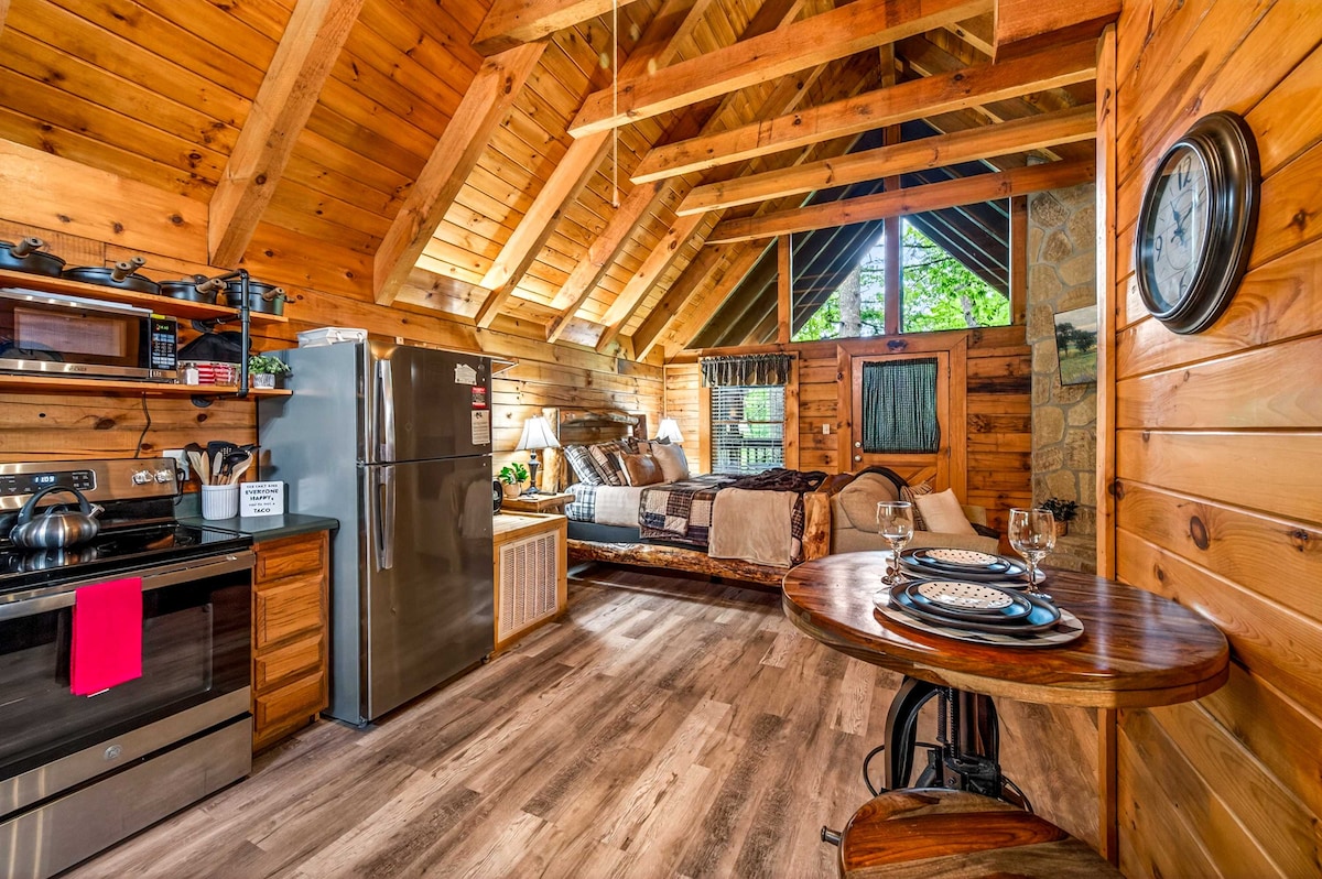 Location! Hot Tub, Privacy, Fireplace, Common Pool — photo 4