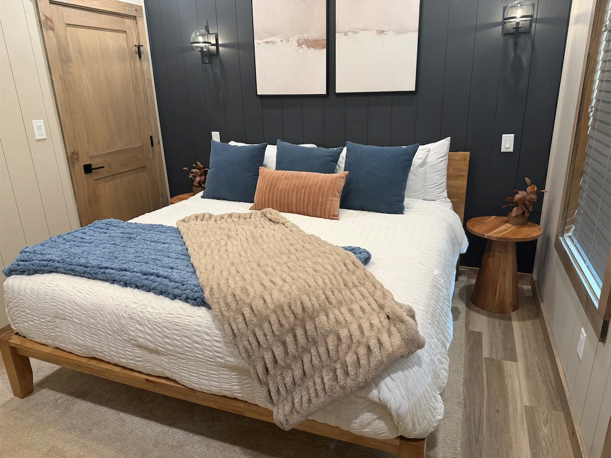 Sleeps 8 Comfortably • 3BR • No Bunks • Hot Tub — photo 5