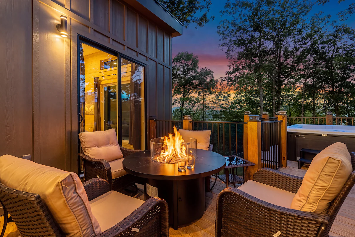 Brand New! Couples Cabin w/ Hot Tub & Mtn View — photo 3