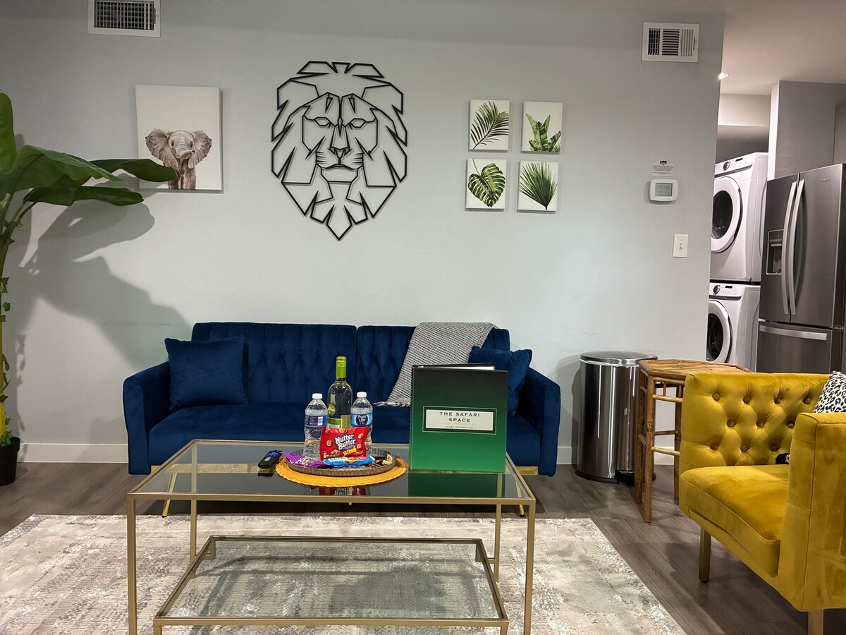Deep Ellum Escape | King Bed | Safari-Inspired Lux — photo 3