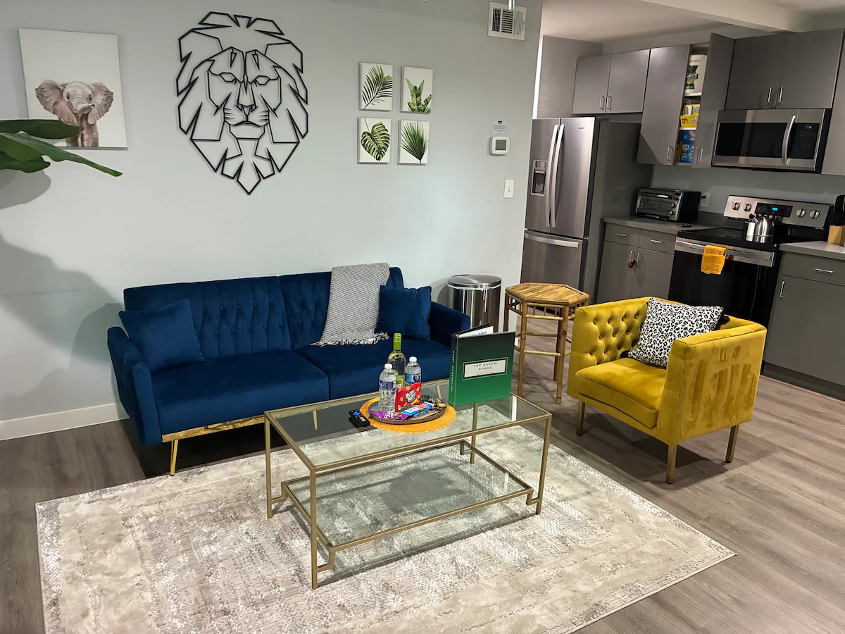 Deep Ellum Escape | King Bed | Safari-Inspired Lux — photo 4